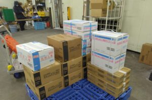 マルヒ食品株式会社様が冷凍庫内で作業している様子の画像